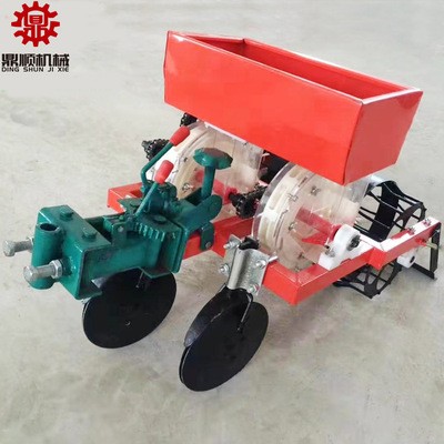手扶拖拉機(jī)牽引花生播種機(jī)自動(dòng)膜上點(diǎn)播花生播種覆膜機(jī)工廠價(jià)格發(fā)