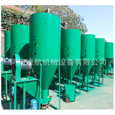 現貨供應立式飼料攪拌機 養(yǎng)豬飼料攪拌機 自吸式飼料粉碎攪拌機