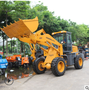 佛山廠家龍工裝載鏟車中型四驅(qū)裝載機輪胎式中型挖掘機一件代發(fā)