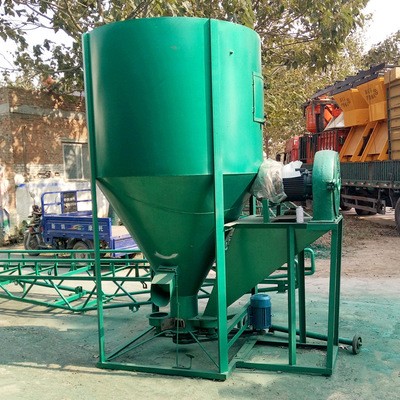 大型飼料混合立式攪拌機(jī) 時(shí)產(chǎn)300-1000公斤 養(yǎng)殖場(chǎng)粉碎攪拌一體機(jī)