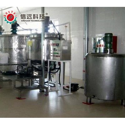 河北半自動液體油料灌裝機 河北液體灌裝生產(chǎn)設(shè)備