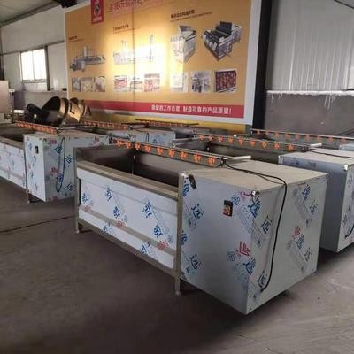 現(xiàn)貨供應(yīng)蓮藕去皮清洗機 果蔬清洗設(shè)備 十毛刷 土豆清洗機