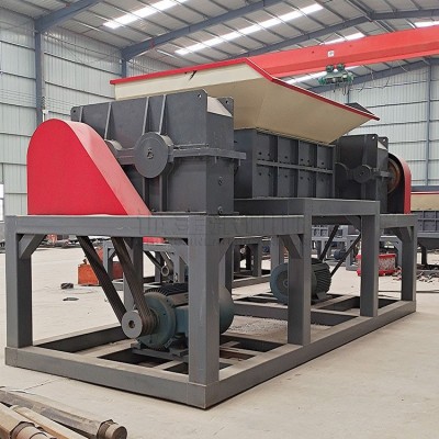 牛羊圈草料用撕碎機(jī) 秸稈草墊子粉碎機(jī)設(shè)備一機(jī)多用 稻草撕碎機(jī)