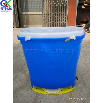 夏季農(nóng)田施肥播種機 背負(fù)式電動撒肥器 魚塘養(yǎng)魚飼料施喂機