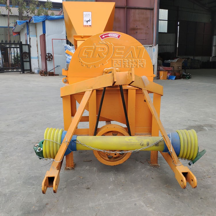 拖拉機(jī)帶木削機(jī) 拖拉機(jī)后驅(qū)傳動(dòng)木材粉碎機(jī)
