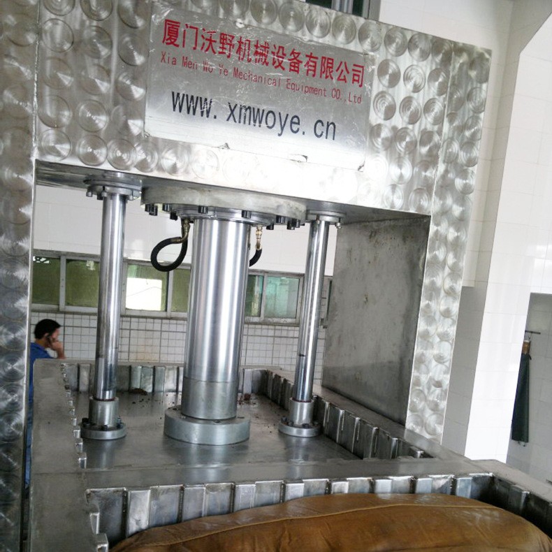 定制高鹽稀態(tài)醬油壓榨機(jī) 全自動(dòng)液壓醬油提取機(jī)壓榨生產(chǎn)線設(shè)備