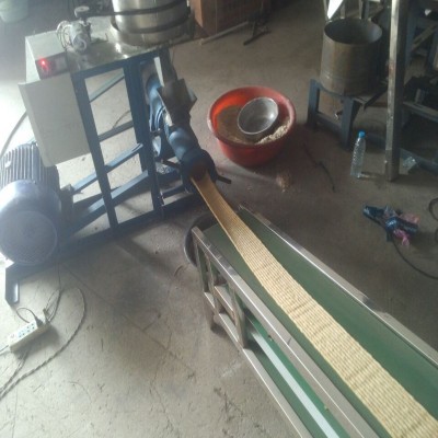 辣條機全自動及配套設(shè)備 辣條機全套帶模具