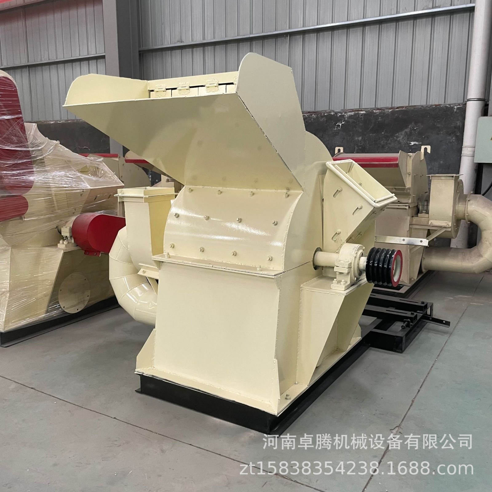 玉米芯食用菌粉碎機(jī)木材鋸末粉碎機(jī)干濕兩用木材粉碎機(jī)木糠粉碎機(jī)