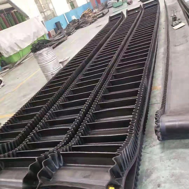 大傾角輸送帶 裙邊柔韌度好 超長(zhǎng)質(zhì)保 方沫輸送