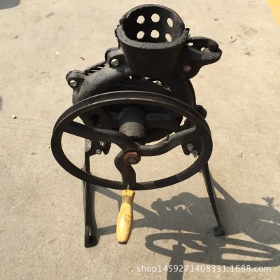 家用鑄鐵手搖式玉米脫粒機(jī) 輕巧方便玉米脫粒機(jī) 新款小型五金農(nóng)具