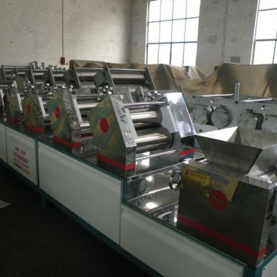 低溫掛面生產(chǎn)線 全自動(dòng)面條機(jī) 大型商用壓面機(jī)