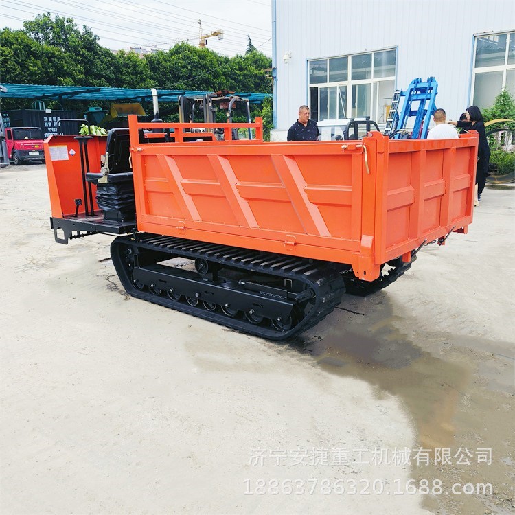 工程履帶山地爬山虎 一鍵啟動 設(shè)計合理 5噸光伏料履帶運輸車