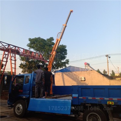 輕卡車安裝小型隨車吊機(jī) 貨車加裝小型折臂吊 吊臂可以折疊的吊機(jī)