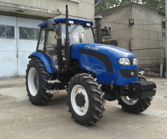 華夏1204輪式拖拉機(jī)