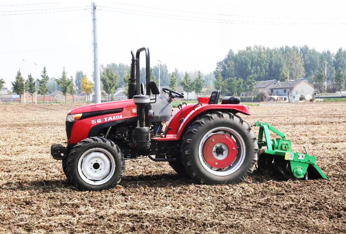 五征-TA604輪式拖拉機(jī)_02 五征-TA604輪式拖拉機(jī)_02.jpg