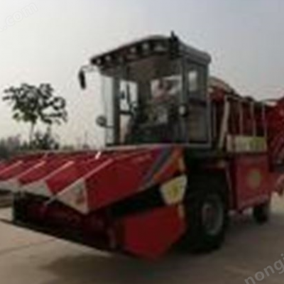 會晟4QZ-2600A自走式莖穗兼收玉米青貯機(jī)