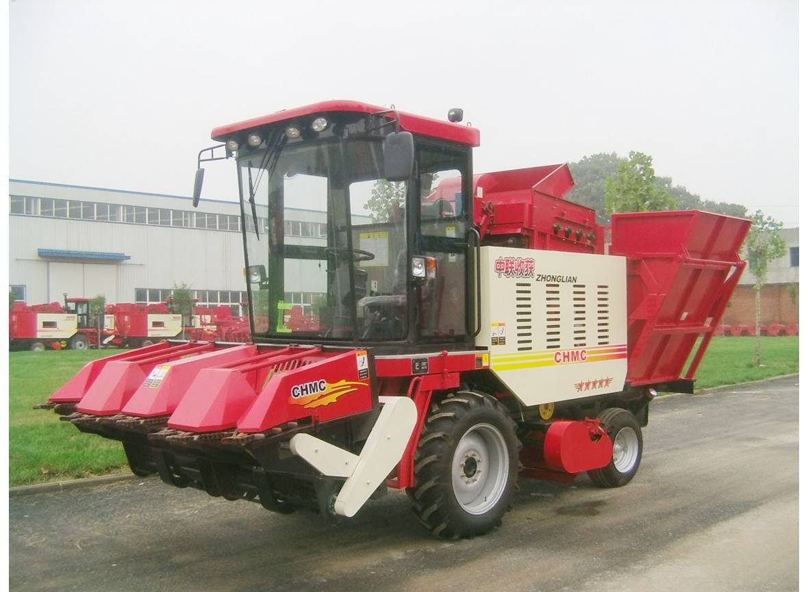 中聯(lián)收獲4YZ-4自走式玉米聯(lián)合收獲機(jī)