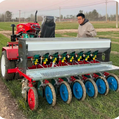 小麥?zhǔn)┓蕶C、種地大戶用小麥追肥機
