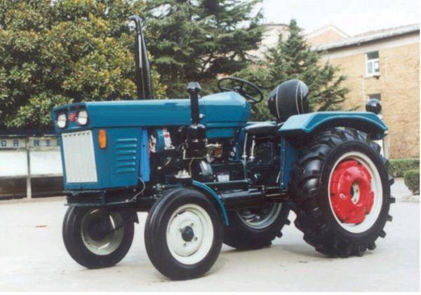 350輪式拖拉機(jī)