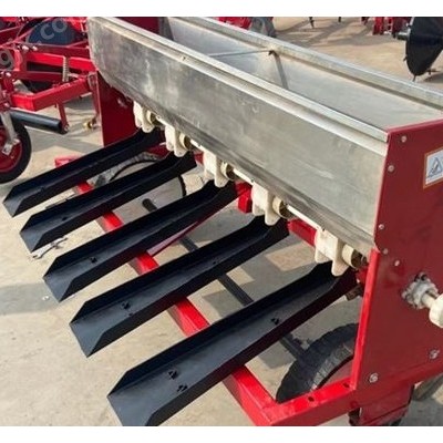 多功能撒肥機(jī)