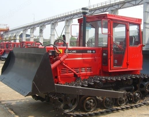東方紅履帶拖拉機(jī)