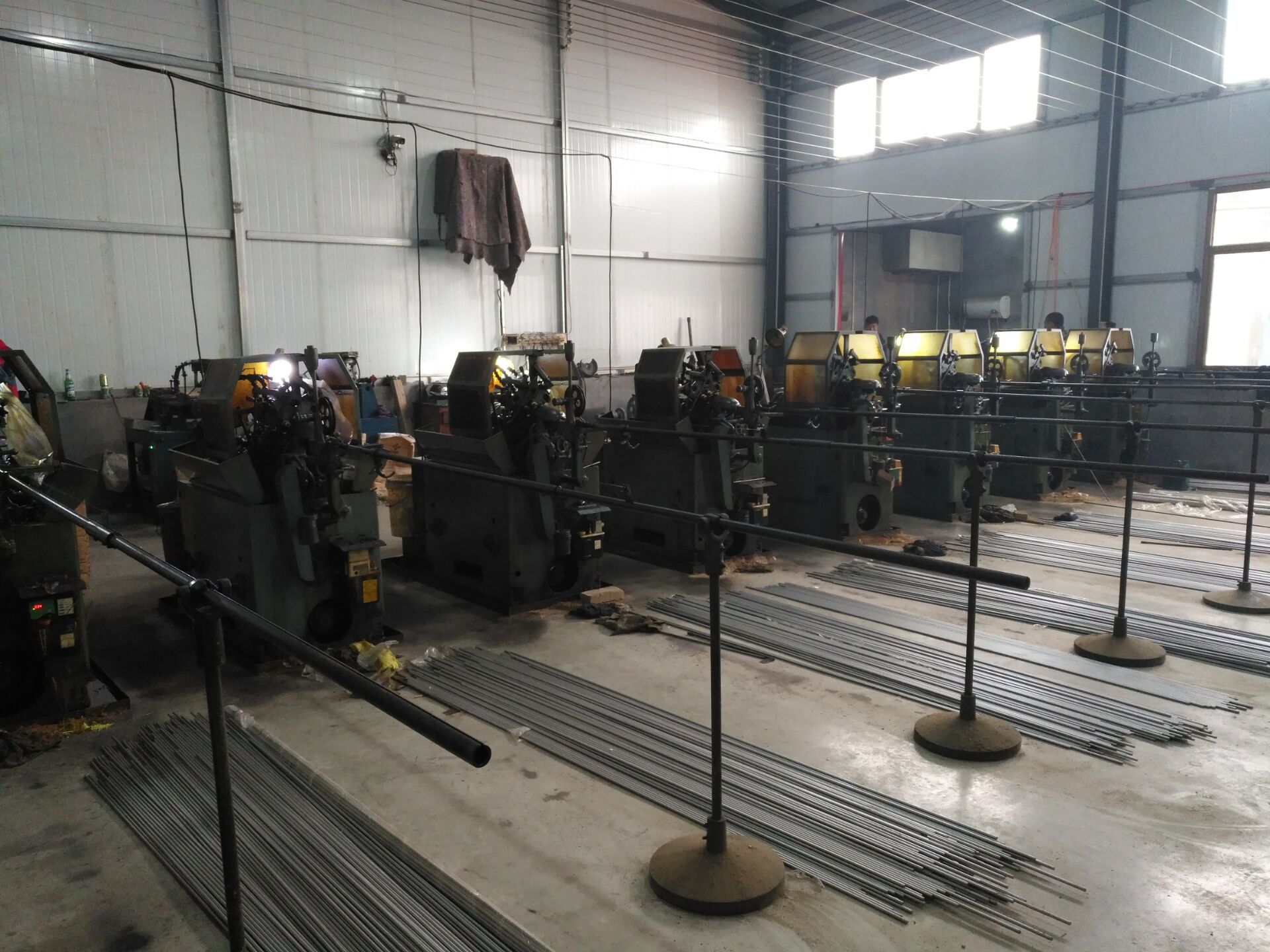 供應(yīng)養(yǎng)雞水線(xiàn) 全自動(dòng)養(yǎng)雞水線(xiàn) 肉雞養(yǎng)殖設(shè)備 平養(yǎng)雞料線(xiàn) 水線(xiàn)