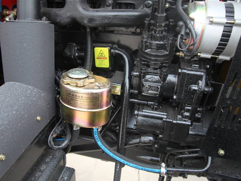 東方紅LX600輪式拖拉機(jī)