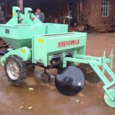武川興農2BM-2馬鈴薯施肥播種機