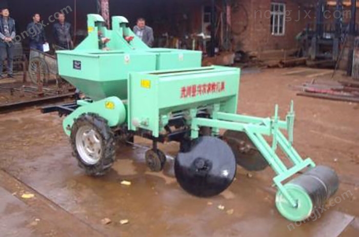 武川興農(nóng)2BM-2馬鈴薯施肥播種機