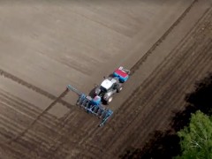 功能強(qiáng)大的播種農(nóng)機(jī)，這都誰發(fā)明的，真是個(gè)天才